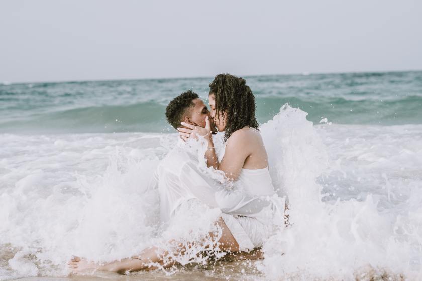 15 Habits That Will Build A Strong Romantic Relationship